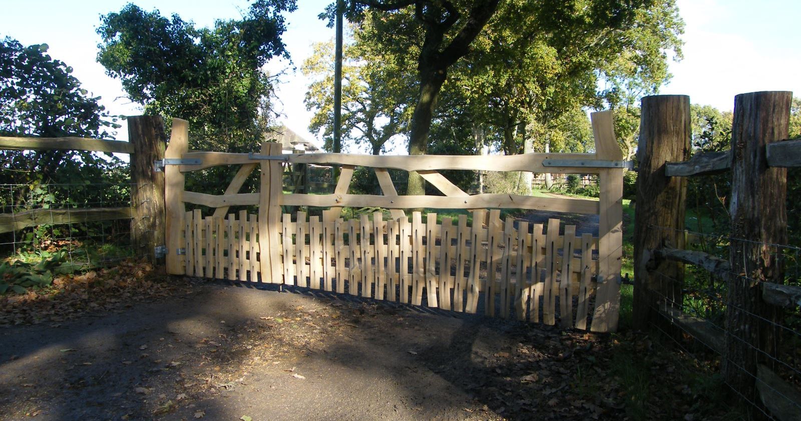 Sweet chestnut entrance gate and side gate with short pales